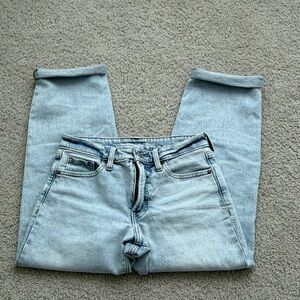 Straight Leg Light Blue Jeans for Women